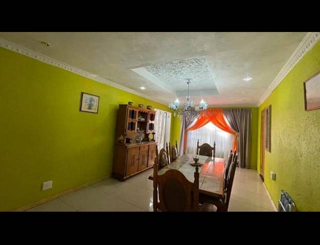 3 BEDROOM HOUSE FOR SALE IN KAGISO